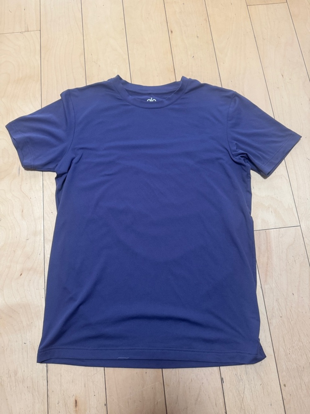 ALO Conquer Men's Crew Neck Performance T-Shirt - Plum Medium